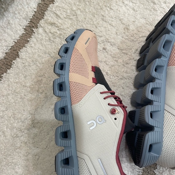 ON sneakers - Picture 8 of 12